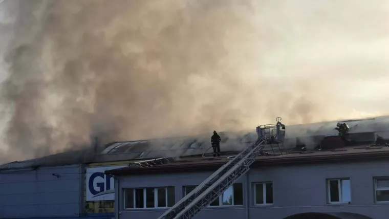 Pogledajte dramatične prizore s ga&scaron;enja požara u Karlovcu: U tijeku provjera kvalitete zraka