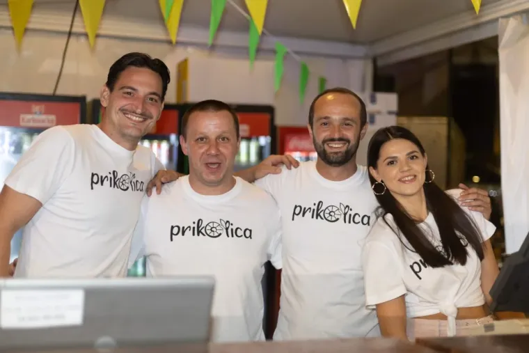 Nisu se mogle sakriti od pogleda: Zgodne Karlovčanke privlačile pažnju na Danima piva