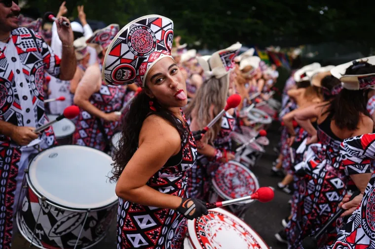 Karneval &scaron;arenila, kiča, perja i golotinje: Mislite da je ovo Rio? Prevarili ste se