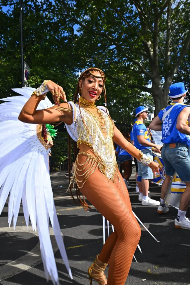 Karneval &scaron;arenila, kiča, perja i golotinje: Mislite da je ovo Rio? Prevarili ste se