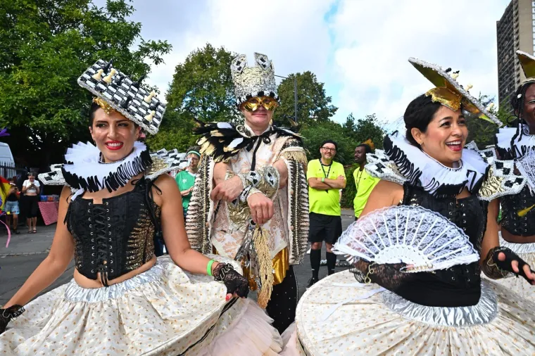 Karneval &scaron;arenila, kiča, perja i golotinje: Mislite da je ovo Rio? Prevarili ste se