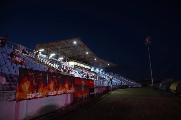 Mračna vremena u SHNL-u: Pogledajte bizarne scene prije početka utakmice Gorica - Rijeka
