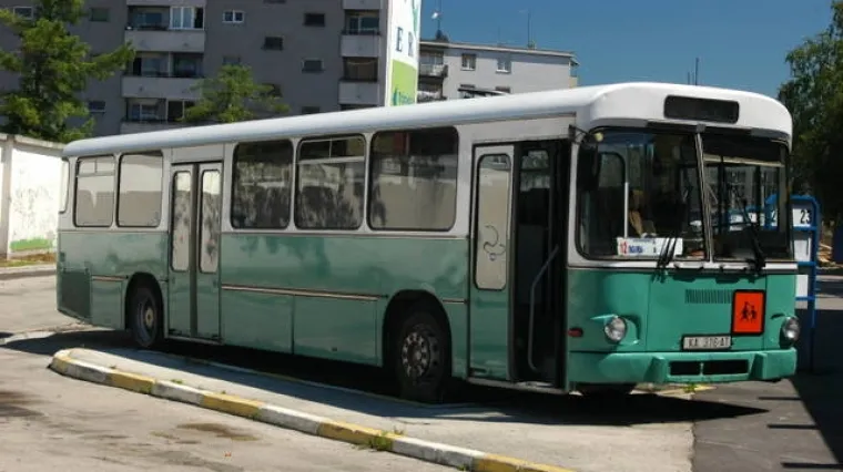 Autobusom vukao djevojčicu 50 metara