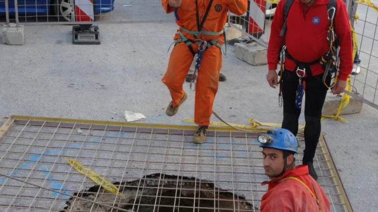 Usred Splita otvorila se rupa duboka 15 metara