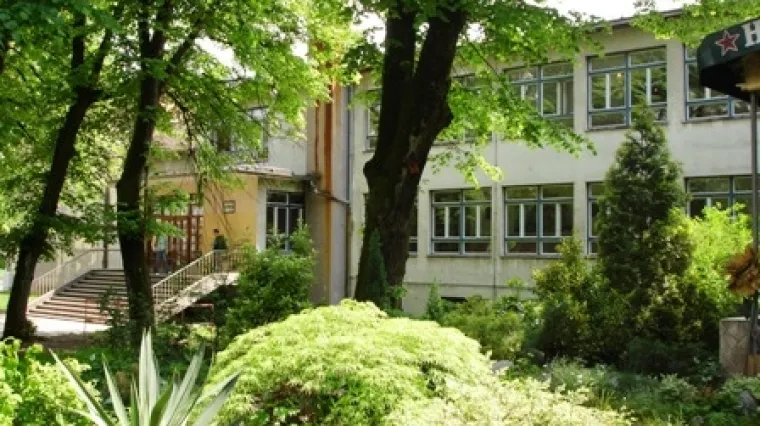 Pretukli učenika i slomili mu nogu