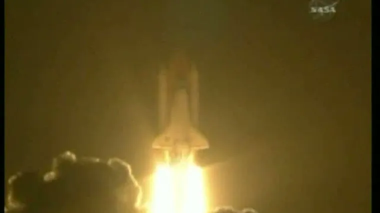 Endeavour poletio u nebo