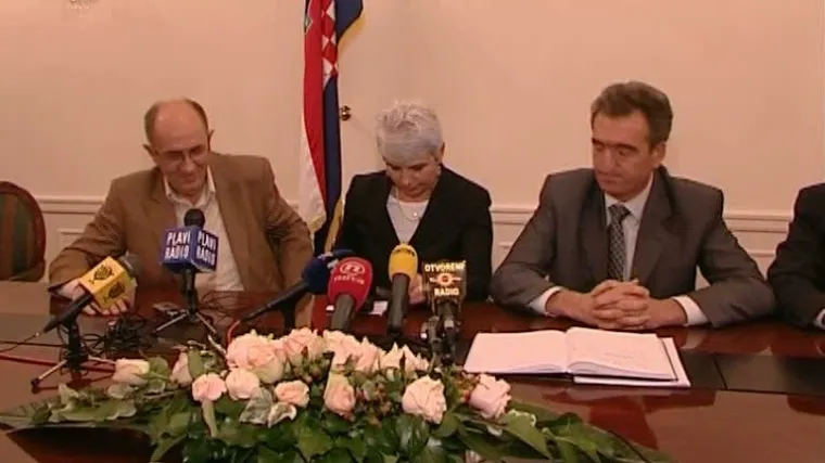 "Plaće zamrznuti na pola godine"