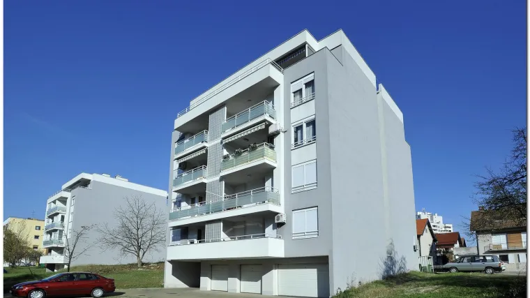 Spiderman pri provali pao sa zgrade