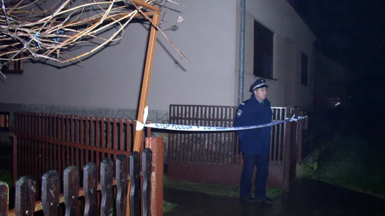 Izrešetan u obiteljskom dvorištu