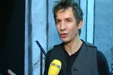 Robantico protiv Modnog Mačka