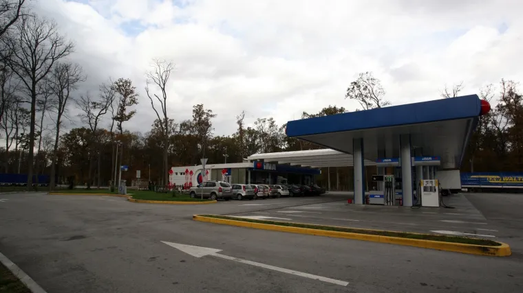 Naoružan orobio Ininu benzinsku