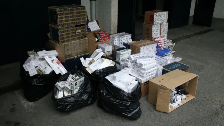 &Scaron;vercao 4996 &scaron;teka cigareta