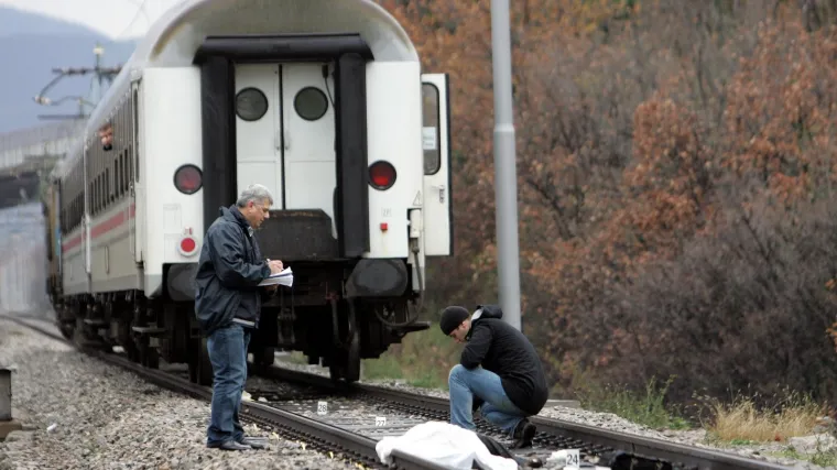 U naletu vlaka poginula žena
