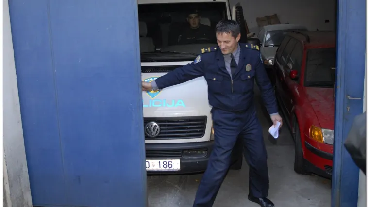 Courreauu produljen pritvor