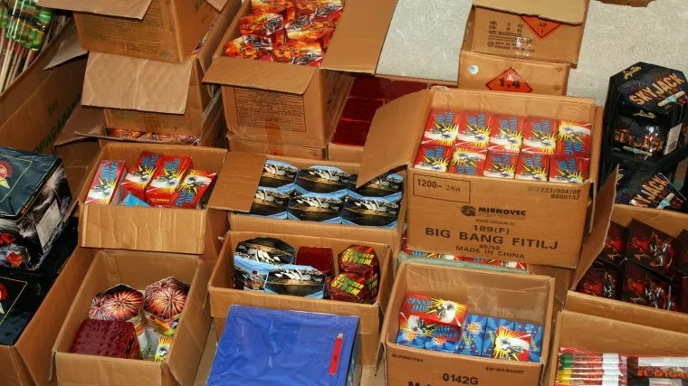 U kući skrivao 30.000 petardi