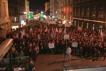 U središtu Rijeke škverani izviždali Vladu