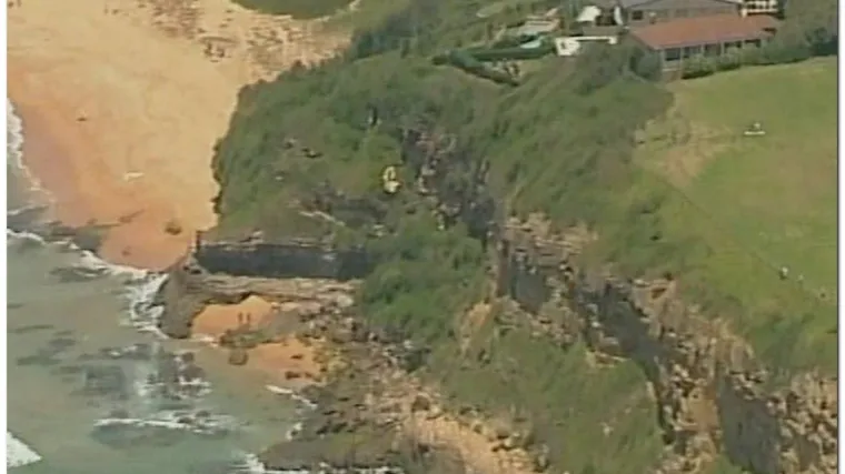 Mu&scaron;karac i dječak spa&scaron;eni s litice