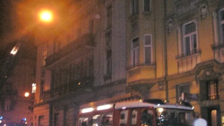 Starica ozlijeđena u požaru stana