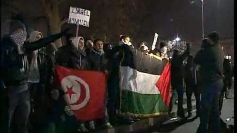 Palestinci ginu, svijet prosvjeduje