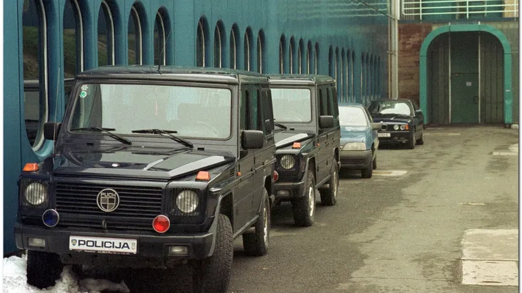 Starica sama skočila u ventilacijski otvor