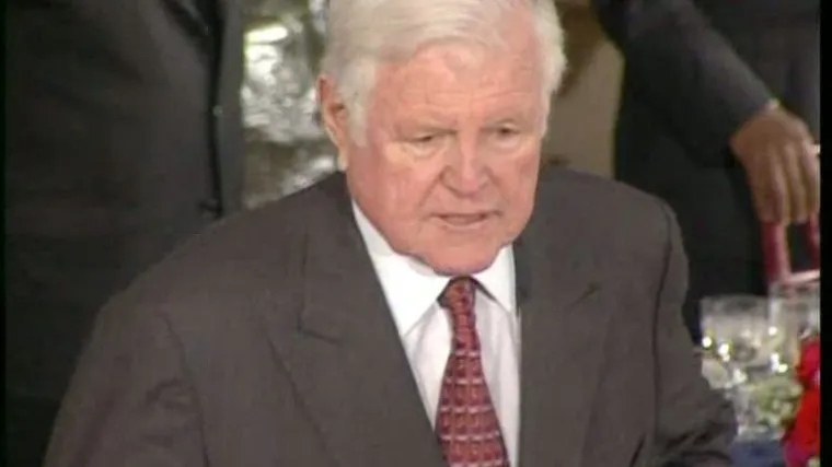 Kennedy se sru&scaron;io pred Obamom