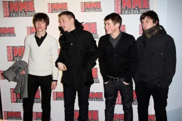 Arctic Monkeys završavaju album