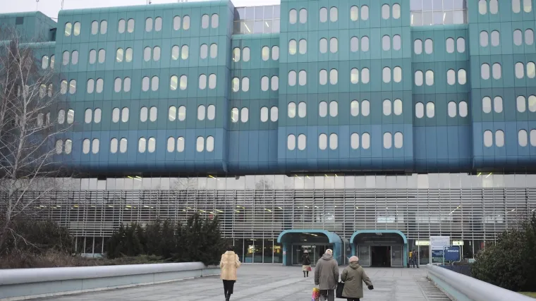 Policajac u bolnici ubio napadača