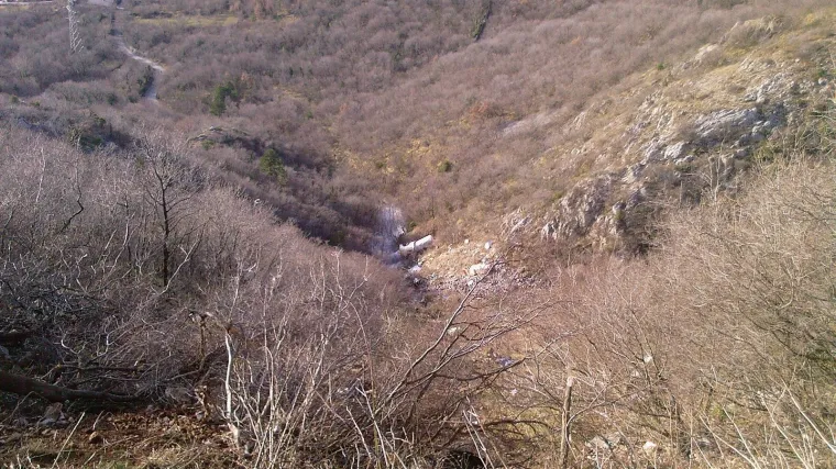 U provaliju sletjela cisterna puna etilena