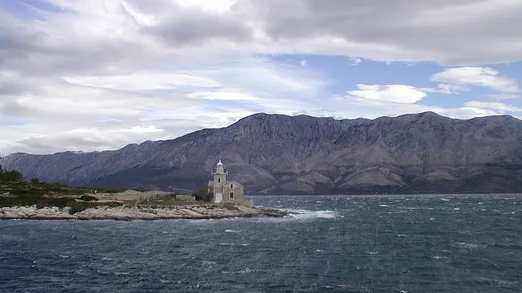 Bura paralizirala promet