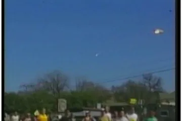 S neba iznad Teksasa padaju krhotine satelita