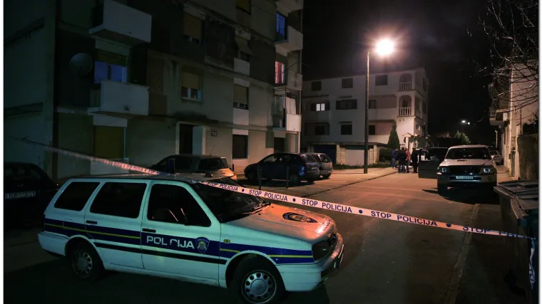 Djevojka se predozirala na ulici