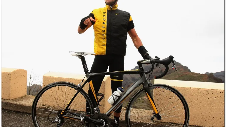 Lanceu Armstrongu ukraden bicikl