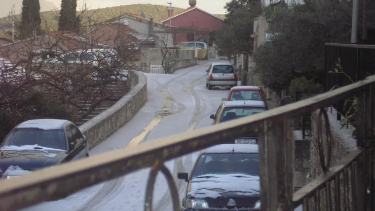 Snijeg na Korčuli, u Dalmaciji, Zagrebu...