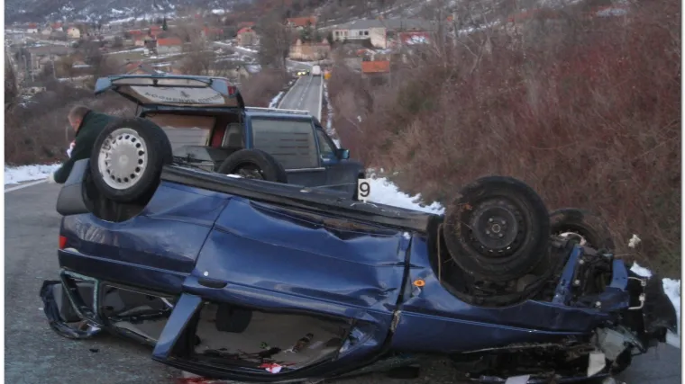 Tri osobe poginule na cestama