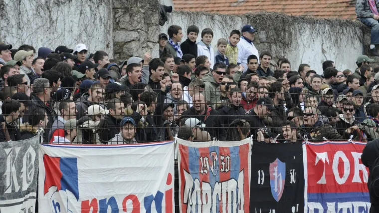 &Scaron;vercao karte pa dobio batine