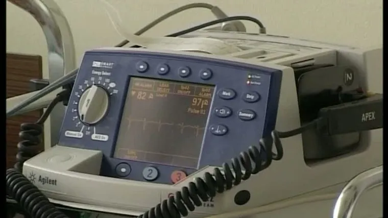 Drže je na aparatima, a nema joj spasa