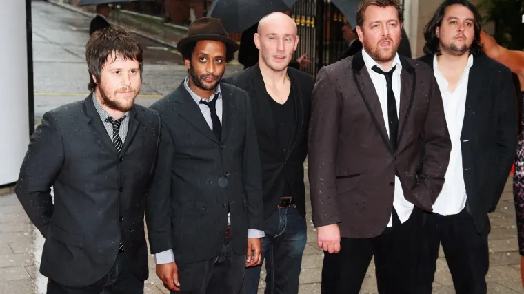 Elbow producira I Am Kloot