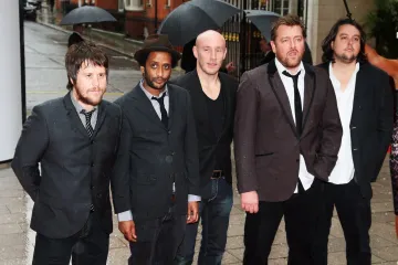 Elbow producira I Am Kloot