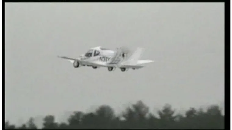 Amerikanci predstavili leteći automobil