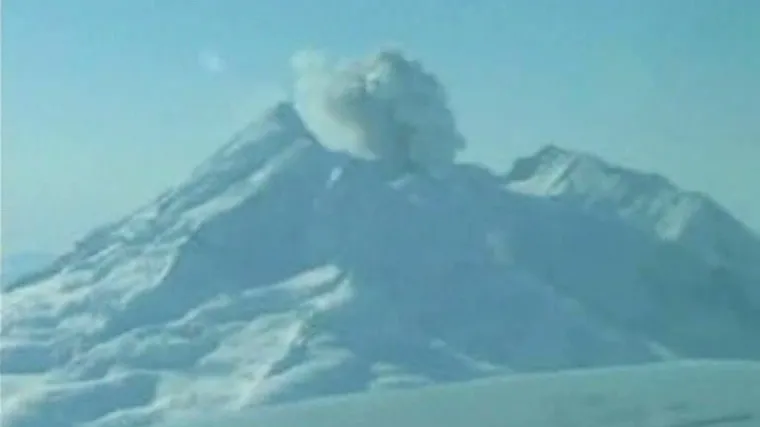 Proradio vulkan na Aljasci