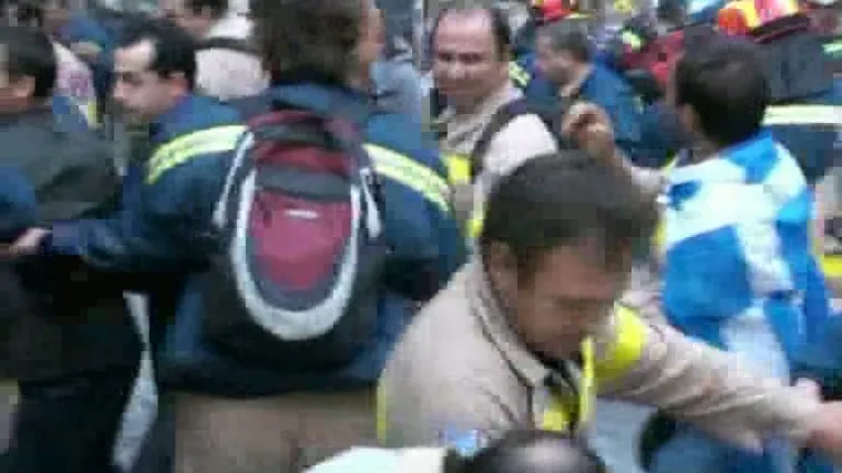 Policajci napali vatrogasce