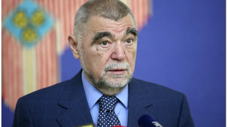 Mesić: Slovenija u EU u&scaron;la na prevaru!