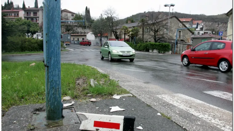 Sharbini izazvao prometnu i pobjegao?