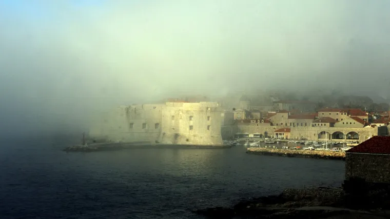 Dubrovnik 'nestao' u oblaku