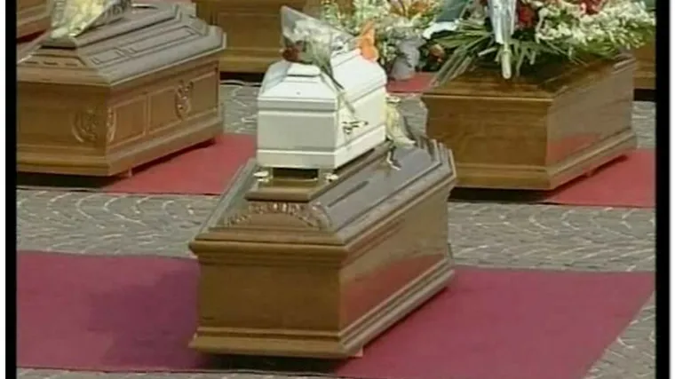 Ispraćeno 200 žrtava potresa