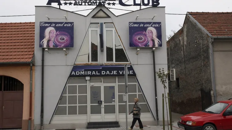Automat klub orobio 23-godišnjak