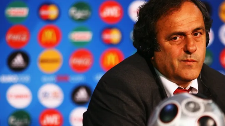 Platini: Za neprimjerene povike prekinuti utakmicu!