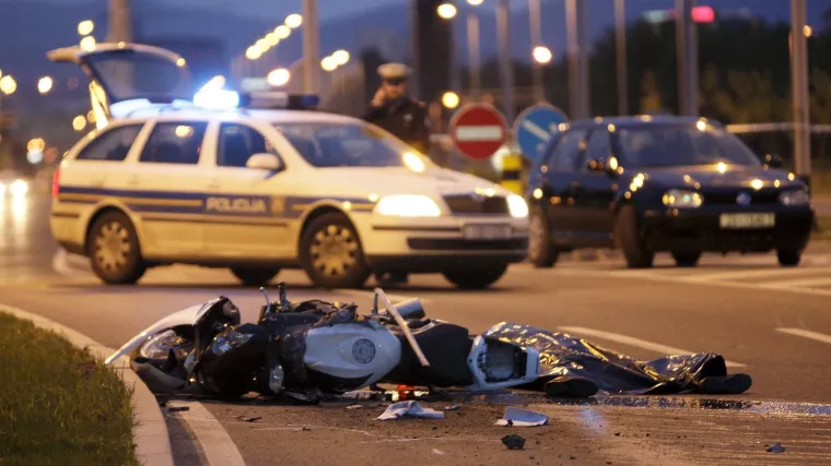 Mladić se zabio u ZET-ov bus i poginuo