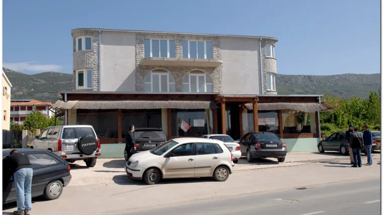 Ranjeni u pucnjavi u narodnjačkom klubu