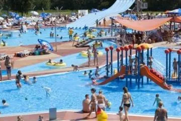 Utopilo se dvoje djece